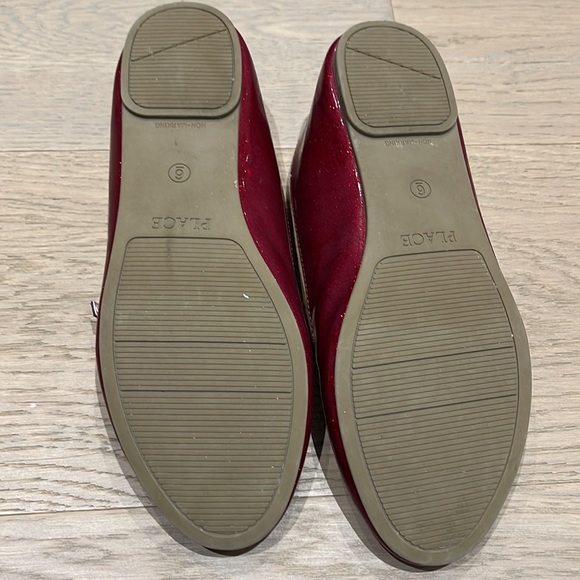Childrens place girls red dress shoes! Size 6 - Picture 3 of 5